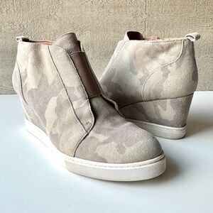 Linea Paolo Women's Wedge Sneaker Bootie Felicia Camo Athletic Edgy Suede 9
